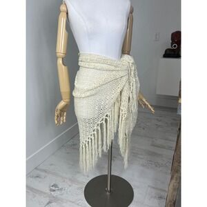 Knit Triangle Fringe Scarf Cream Color 60x